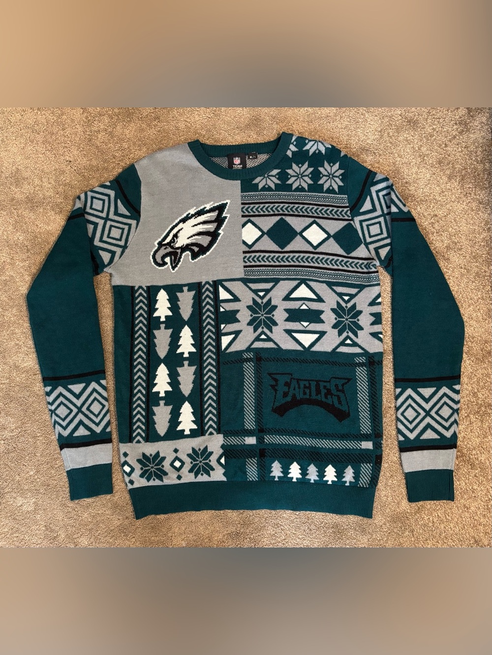 NFL Team Apparel Crew Neck Ugly Sweater Men’s Philadelphia Eagles Football L